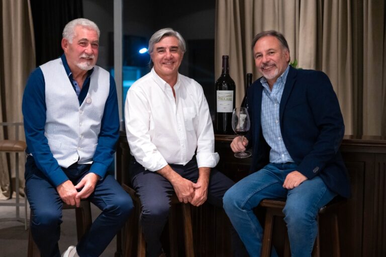 040748e9-acb9-4cb6-b64e-16129194acca