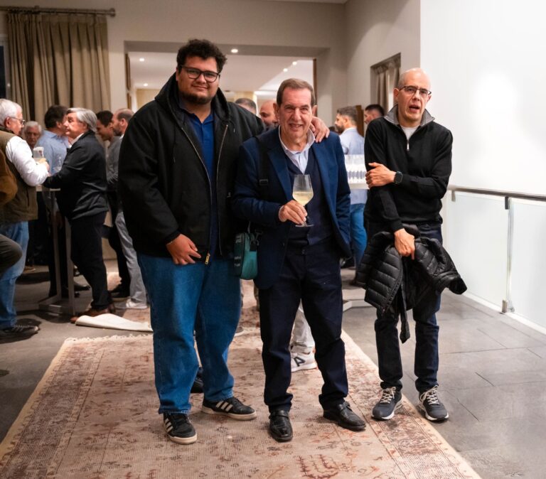 85e695a3-3581-48c1-b556-72069192c75b