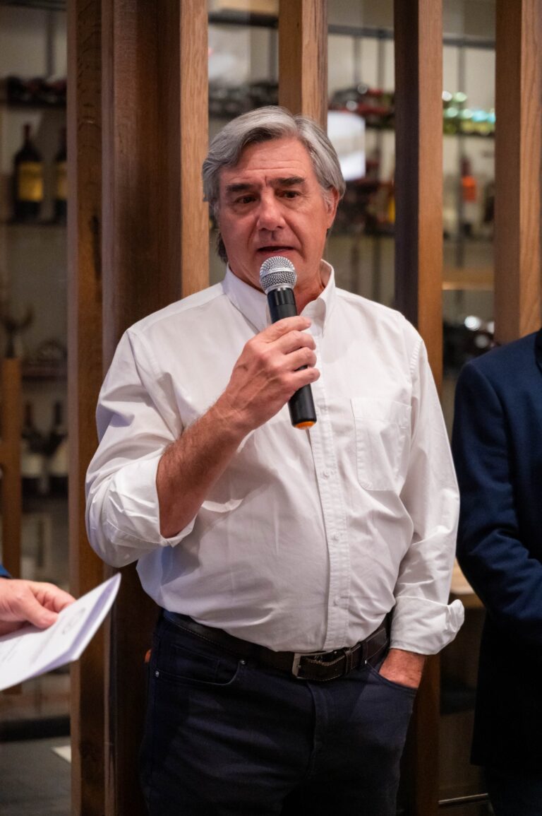 b8948f1f-9a61-4731-a238-9e0496bba5ca