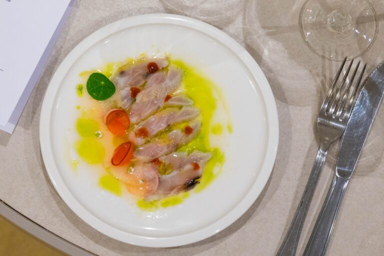 b9964437-02de-4a43-9122-c51e23f0dfb4