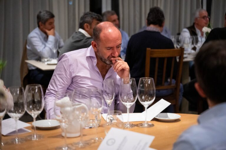 bd14200e-bff0-40e3-9476-41f2a6f1b763