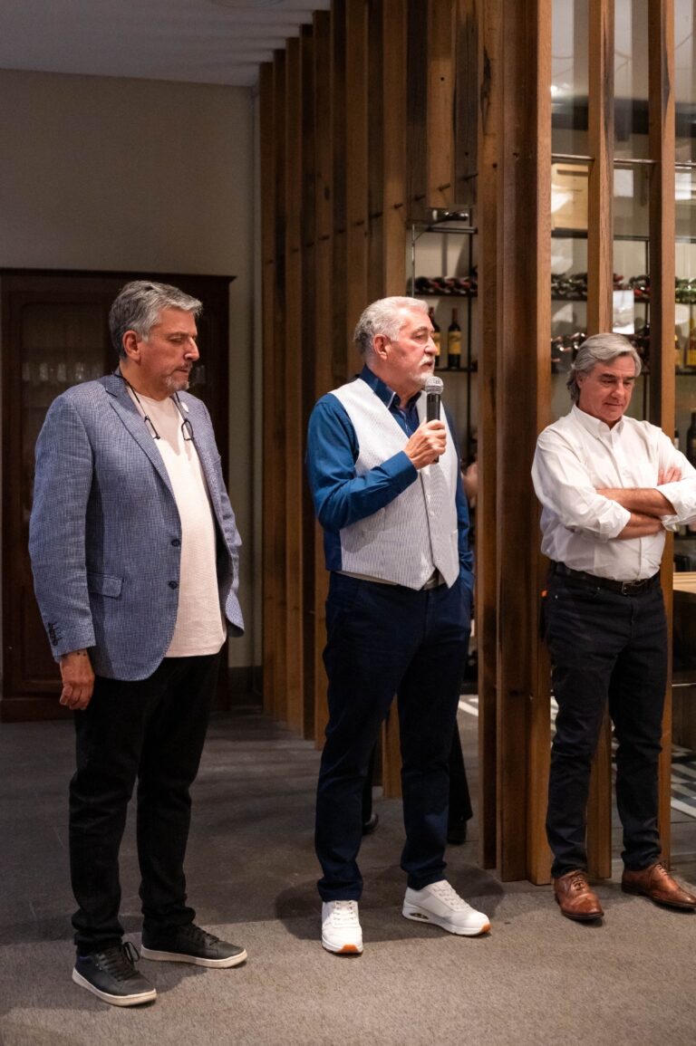 c8c3d83e-daa0-4037-aae0-8573f3f4e9f1